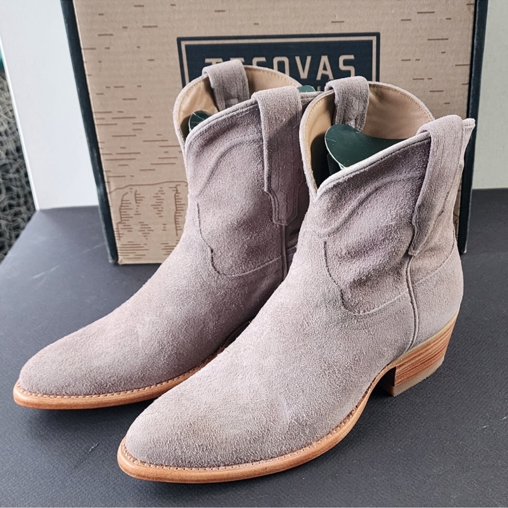 Gorgeous Tecovas boots! The “Lucy”.